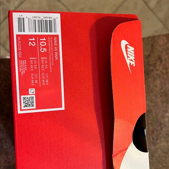 Nike V5 RNR - Picture 9 of 9